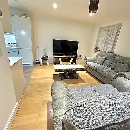 Lovely Cosy Apartment 브롬리 외부 사진