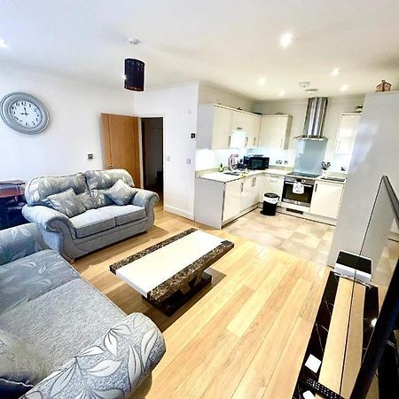 Lovely Cosy Apartment 브롬리 외부 사진